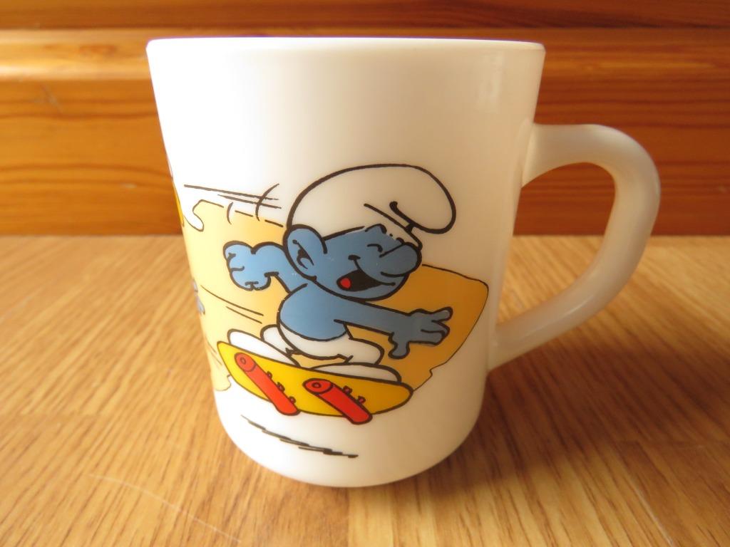mug tasse les Schtroumpfs en arcopal de 1990, Ophalen of Verzenden, Zo goed als nieuw, Kop(pen) en/of Schotel(s)