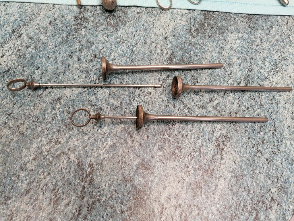 Groot lot antieke urologische chirurgische instrumenten 1920, Envoi