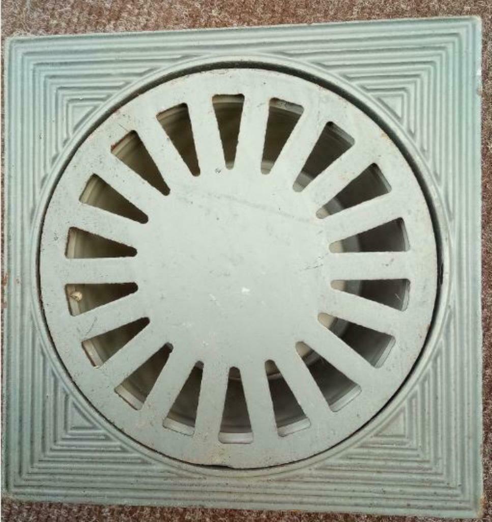 KLOKROOSTER - 20 x 20 cm : NIEUW : gietijzer. - 2 stuks, Ophalen of Verzenden, Nieuw