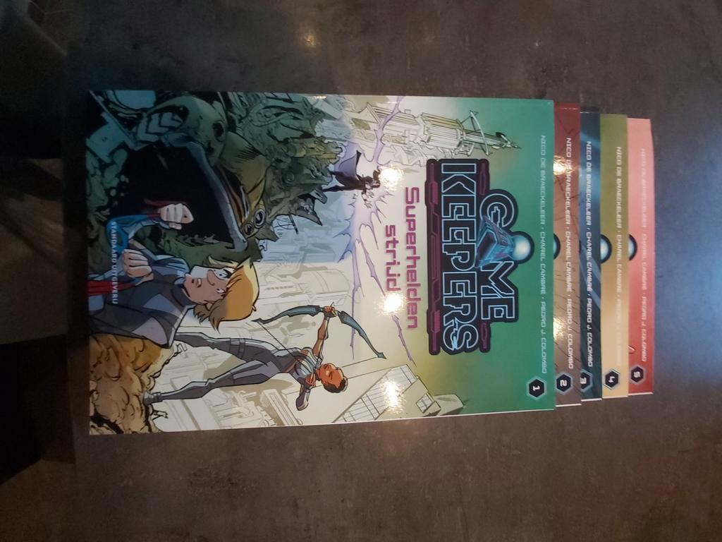 Boeken en strips like me nachtwacht game keepers, Ophalen, Zo goed als nieuw