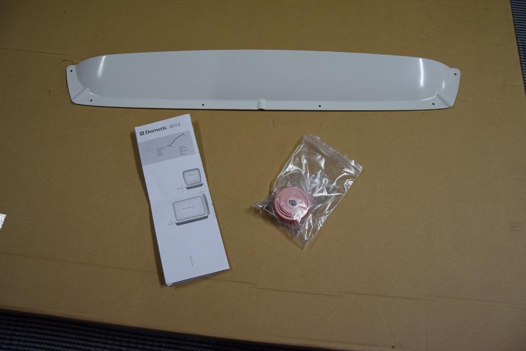 Nieuwe Dometic Hekidak front spoiler-2 lengtes 80cm en 57cm, Ophalen, Nieuw