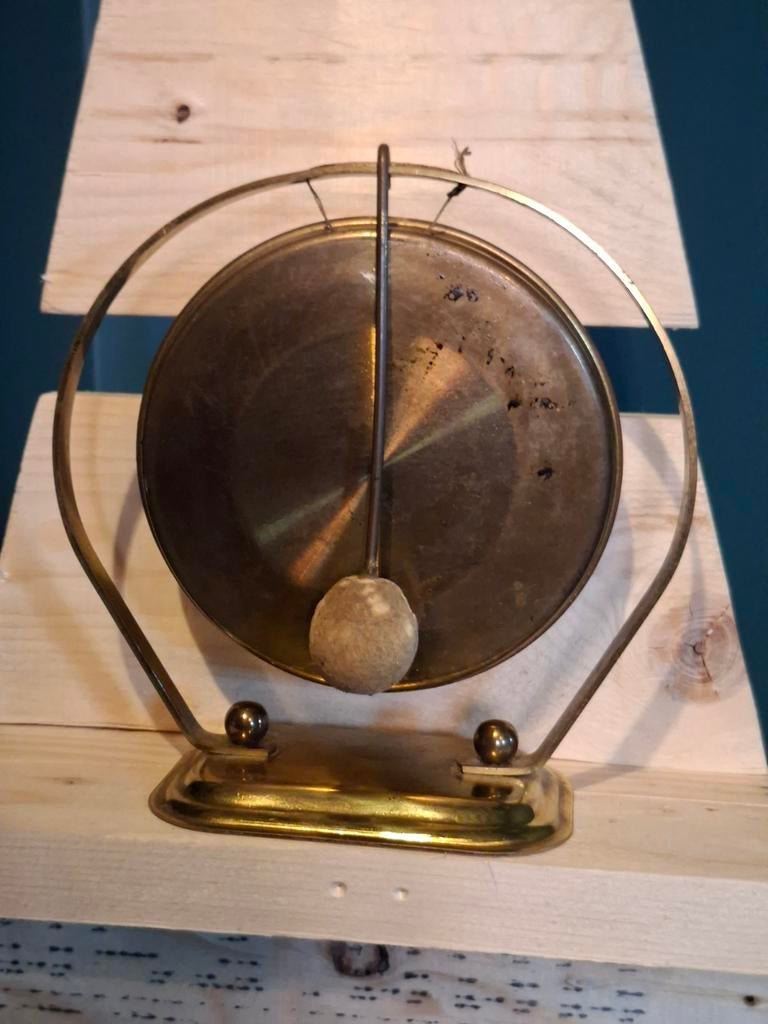 Gong de table en laiton, Antiek en Kunst