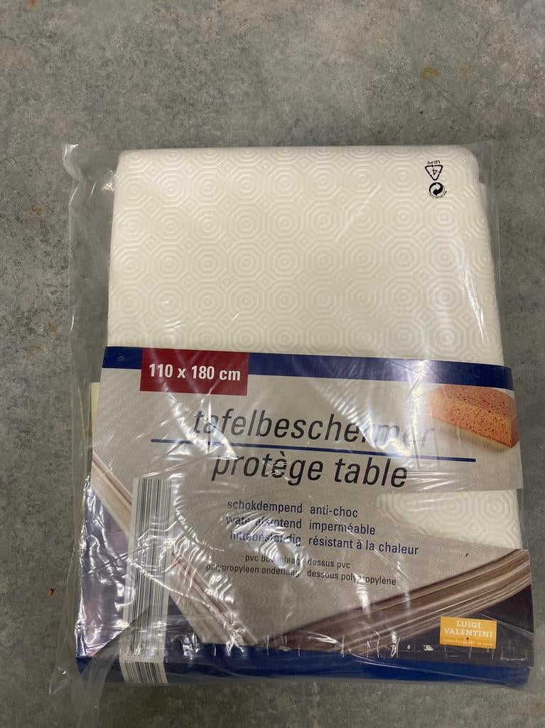 NIEUW Tafelbeschermer 110x180 cm, Huis en Inrichting, Tafelkleden, Ophalen of Verzenden, Nieuw