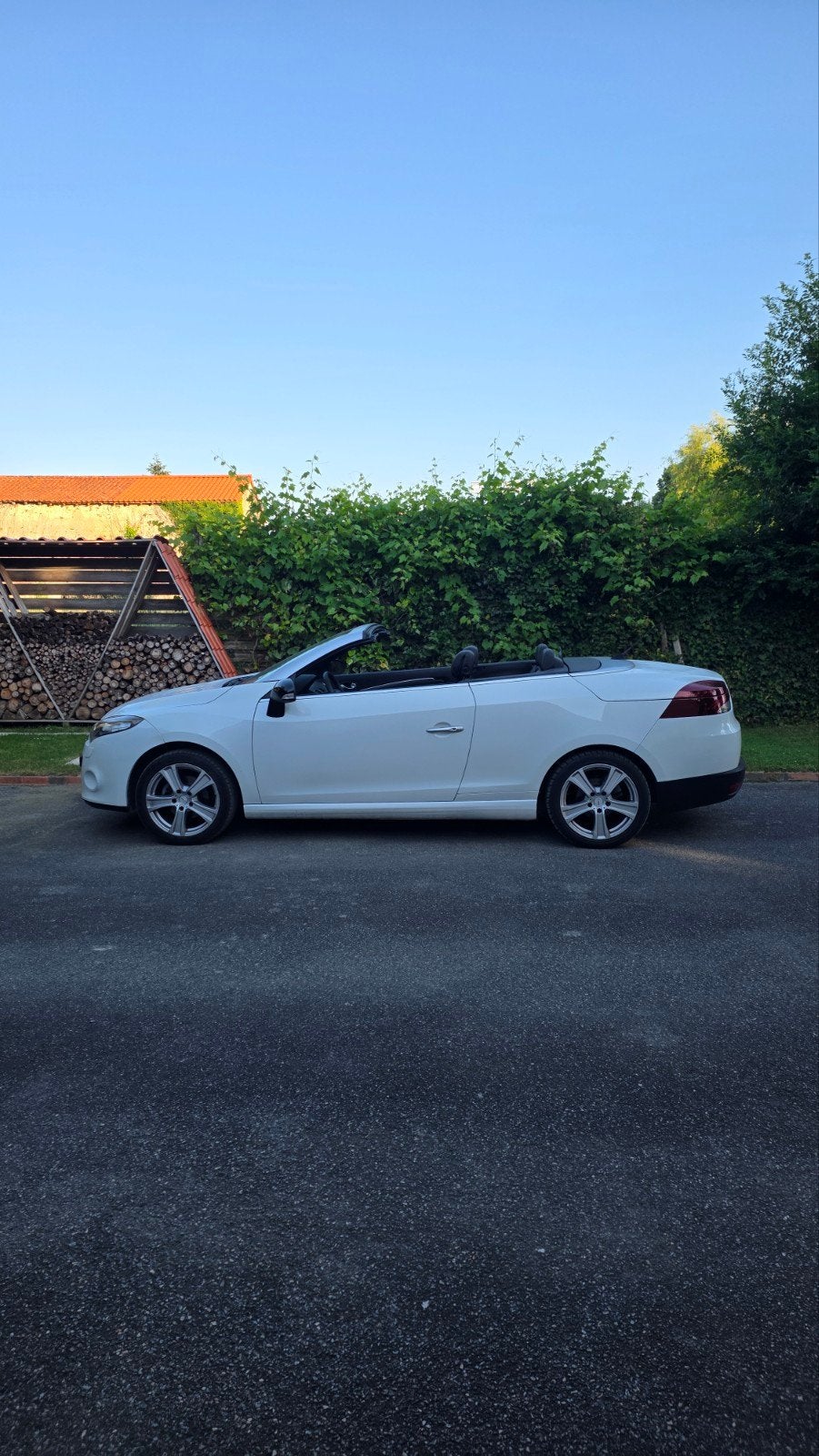 RENAULT MEGANE AUTOMATIC. CABRIO, Auto's, Renault, Bedrijf, Te koop, Mégane, Diesel, Euro 5, Cabriolet, Automaat, Dealer onderhouden