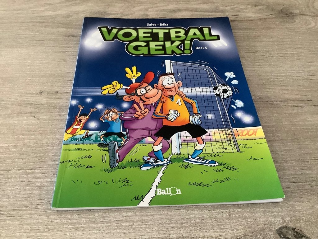 Voetbalgek strip (2013), Eén stripboek, Ophalen of Verzenden, Zo goed als nieuw, Saive-Beka