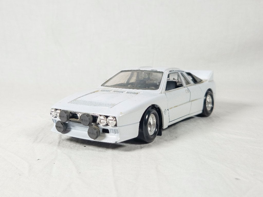 Lancia Rally 037 (1/24) Incl. stickers en handleiding, Ophalen, Gebruikt, Auto, Burago