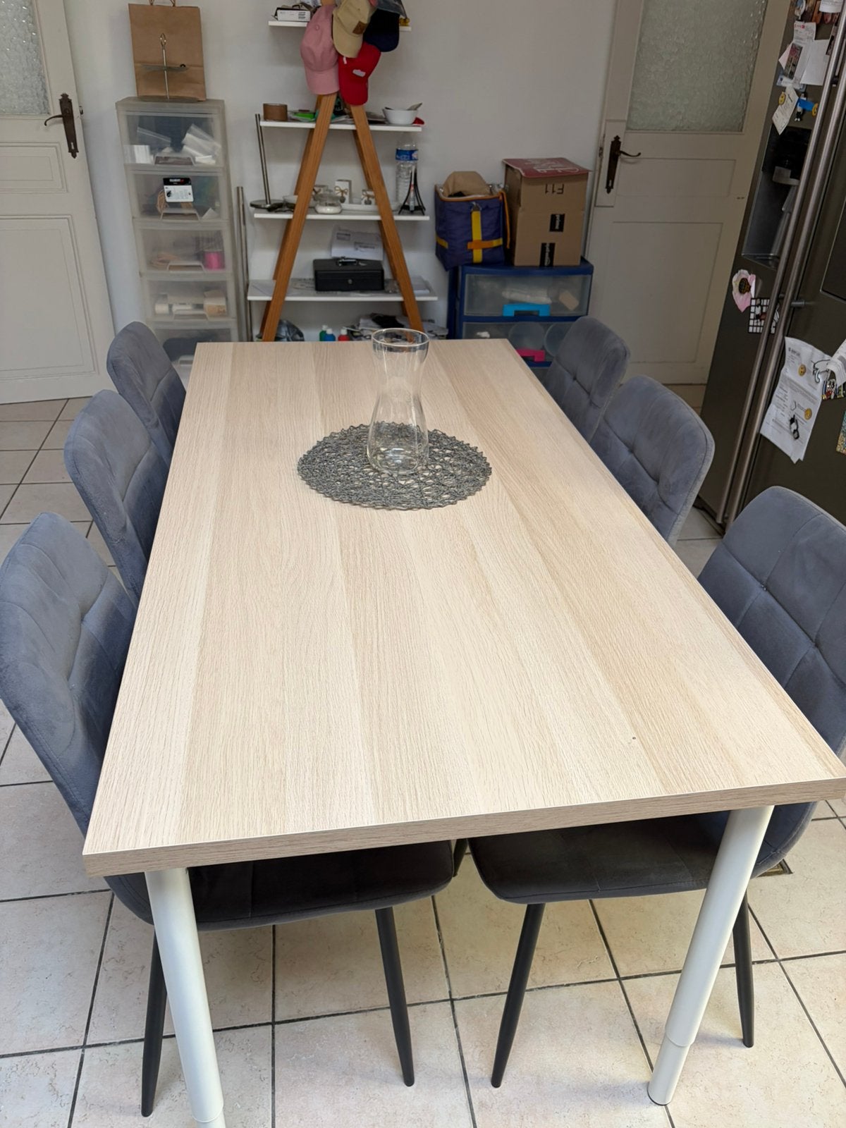 6 suède stoelen en tafel met verstelbare poten, Huis en Inrichting, Ophalen, Zo goed als nieuw