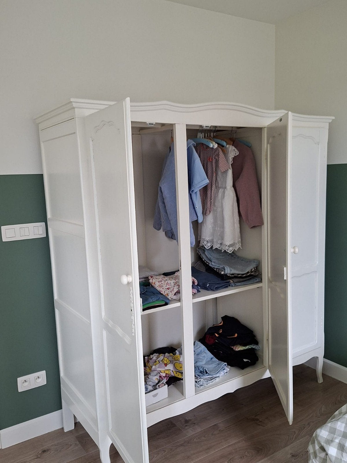Kleerkast retro kind wit geschilderd, Ophalen