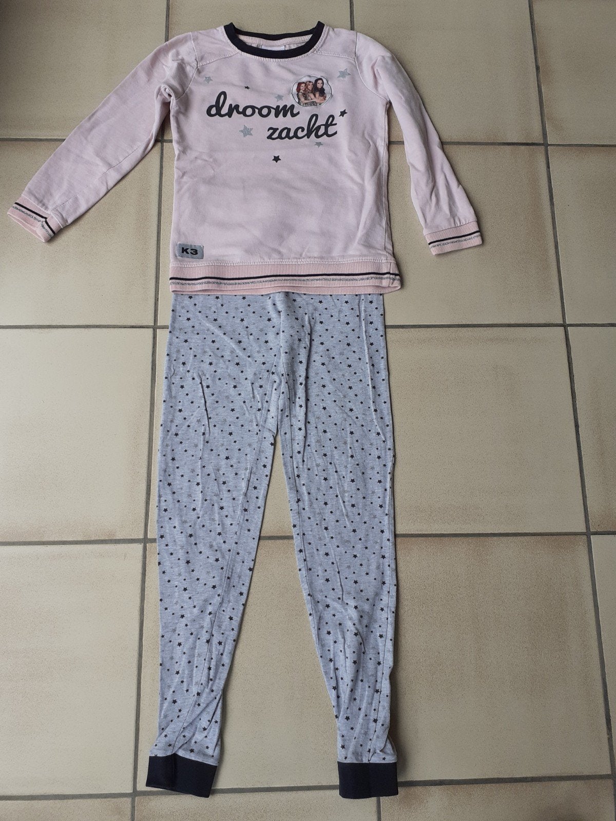 pyjama K3 122-128, Kinderen en Baby's, Ophalen of Verzenden, Gebruikt, Meisje, Nacht- of Onderkleding