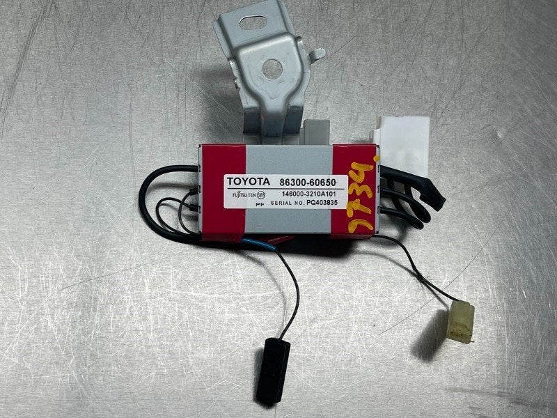 ANTENNE VERSTERKER Toyota Land Cruiser (J15) (|8630060650|), Gebruikt, Toyota