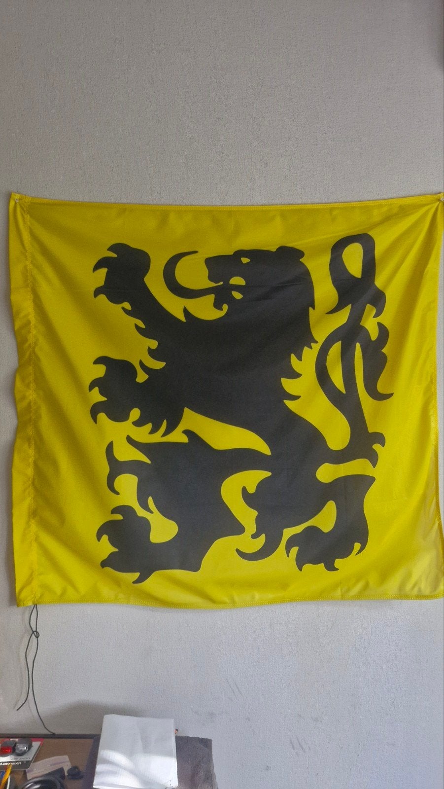 Flanders flag, Ophalen