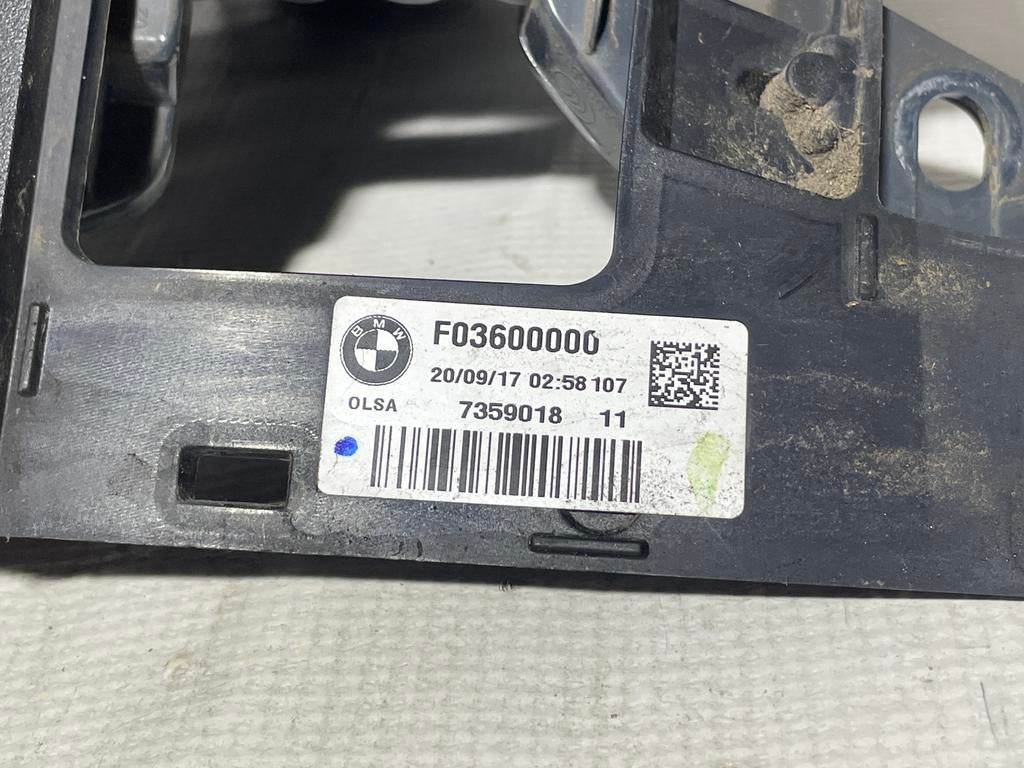 Feux arrière droit 7359018 BMW F20 LCI, Enlèvement, V, BMW, V