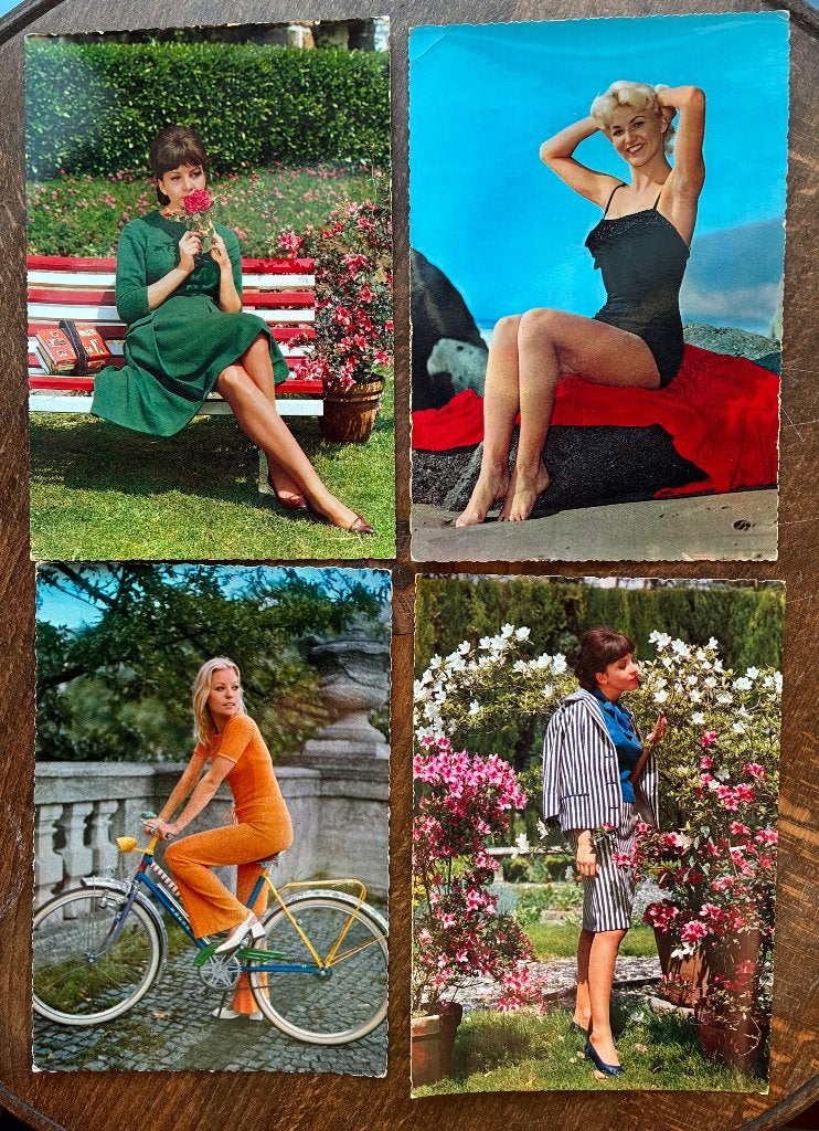 Lot de 4 cartes postales colorées de l'Italie féminine 50/60, Collections, Cartes postales | Thème, Non affranchie, 1940 à 1960