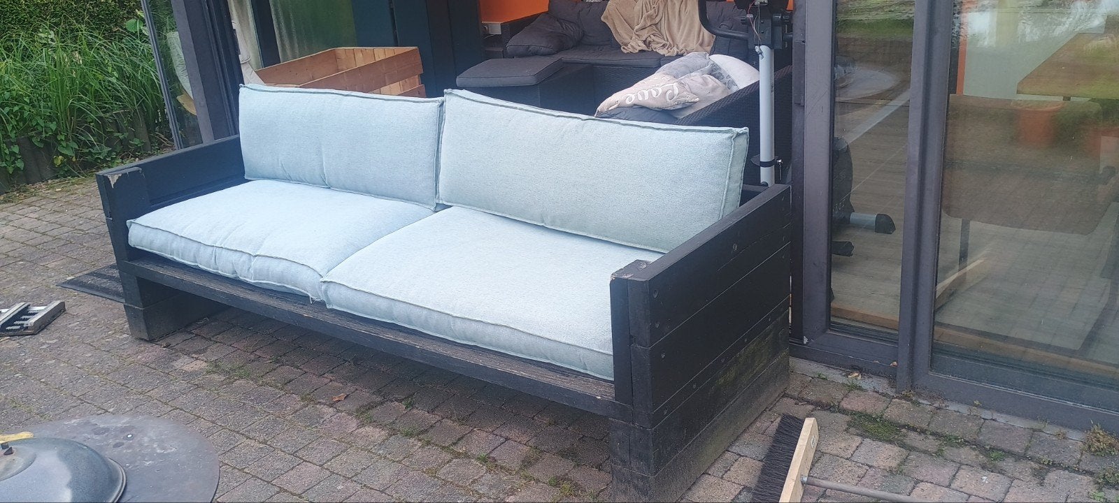 Stevige tuinbank met palletkussens., Ophalen