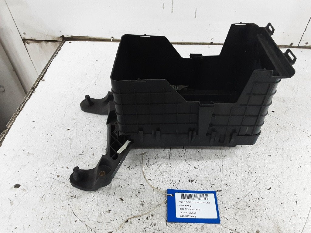 BAC A BATTERIE Volkswagen Golf V (1K1) (1K0915333C), Autos : Pièces & Accessoires, Volkswagen, Mevr. I. Hauben, Utilisé, Rue de l'Espoir 34 34
4030  GRIVEGNÉE, BE