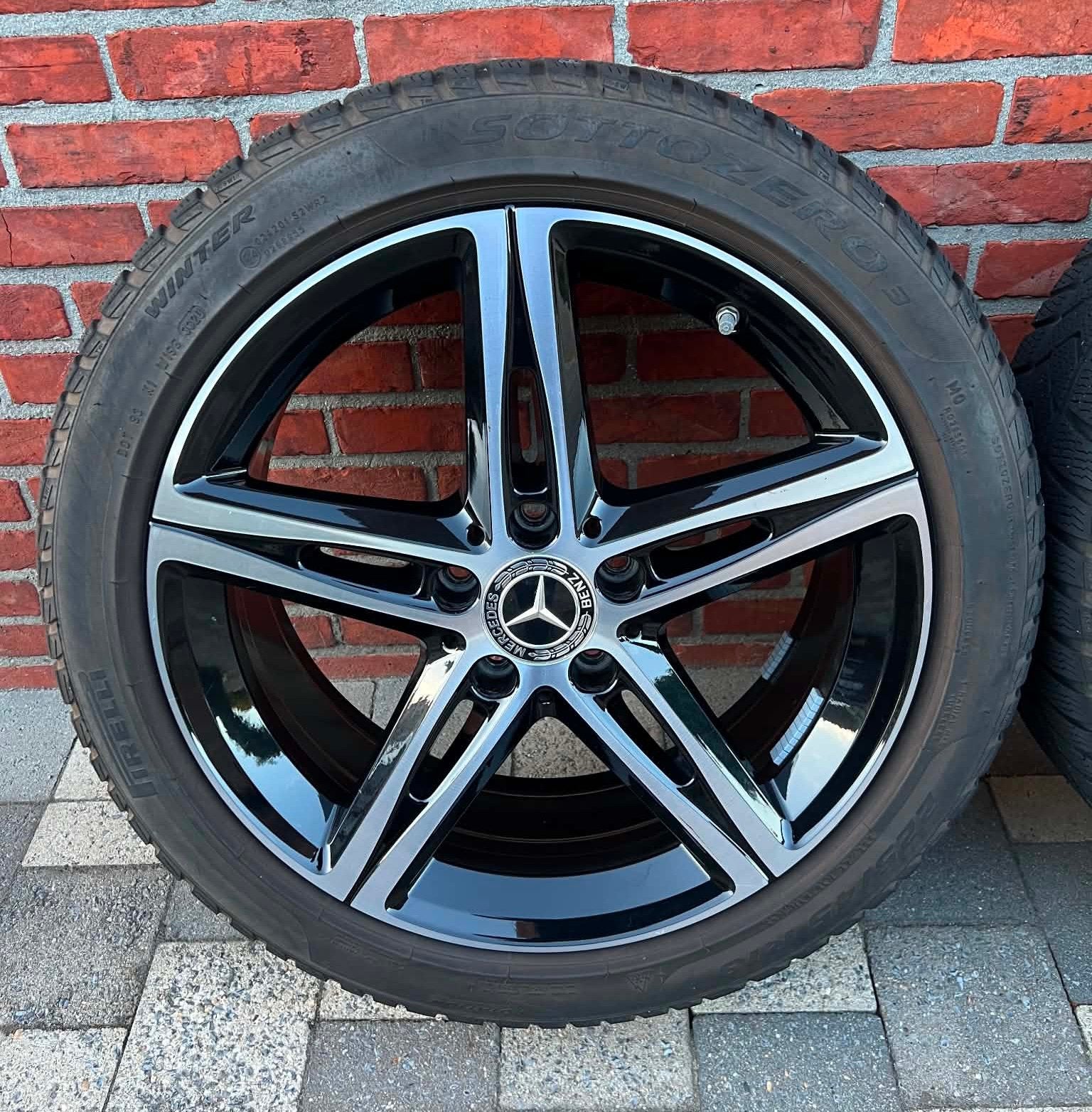 MERCEDES A/B KLASSE CLA WINTERSET 225/45R18 PIRELLI, Auto-onderdelen, Ophalen, 18 inch, Gebruikt, Banden en Velgen