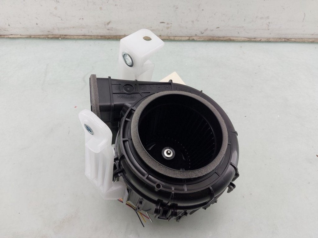 DIVERS Accu ventilator Toyota Corolla Cross (|G923012020|), Kundenbetreuung@toyota.de, Toyota, Utilisé, Toyota-Allee 2
50858  Köln, DE