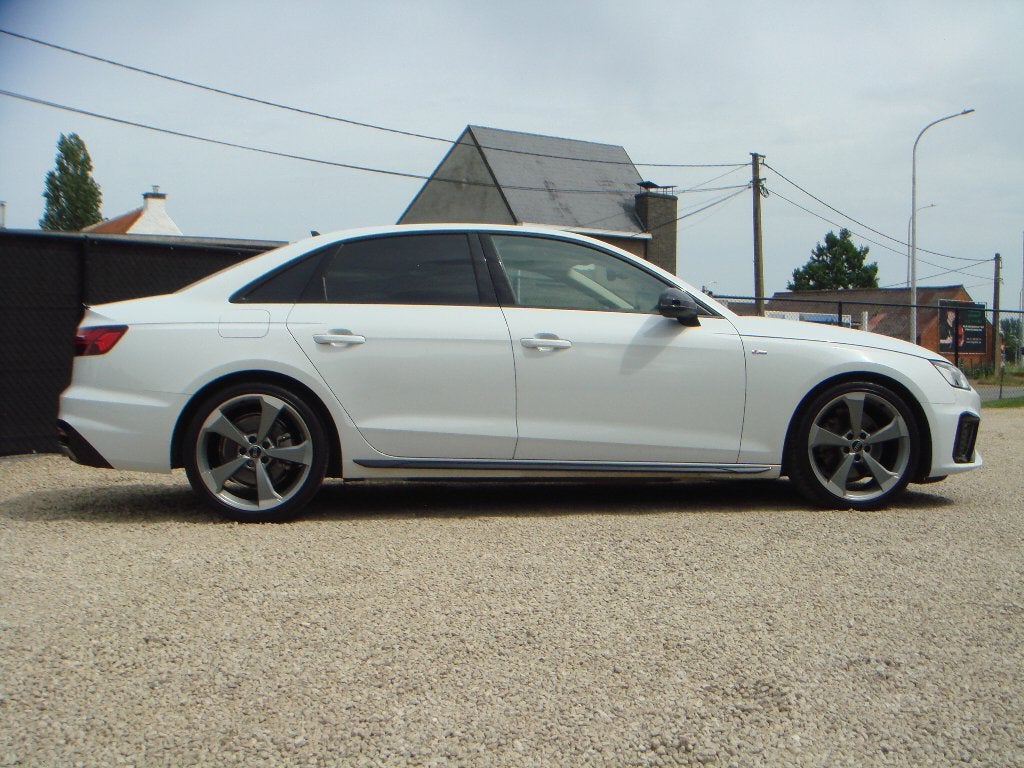 AUDI A4 2.0 S LINE * STEPTRONIC * LEDER * NAVI * 6000 KM !!, Auto's, 4 deurs, 4 cilinders, 1984 cc, A4
