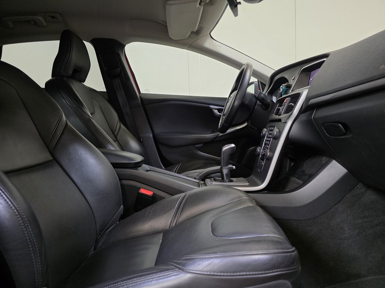 Volvo V40 2.0 T3 Benzine - GPS - Airco - Topstaat! 1Ste Eig!, Autos, Euro 6, 5 portes, Particulier, Essence