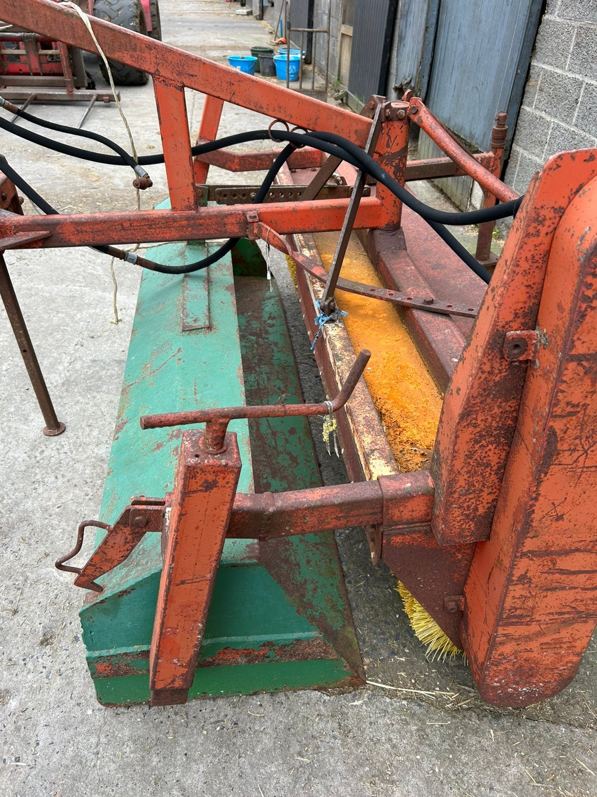 Borstelmachine, Ophalen