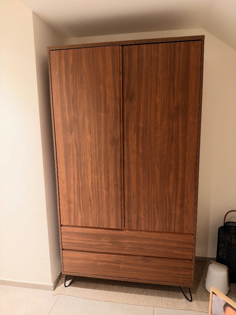 Garde robe en noyer, Avec tiroir(s), 100 à 150 cm, Utilisé, 75 cm ou plus
