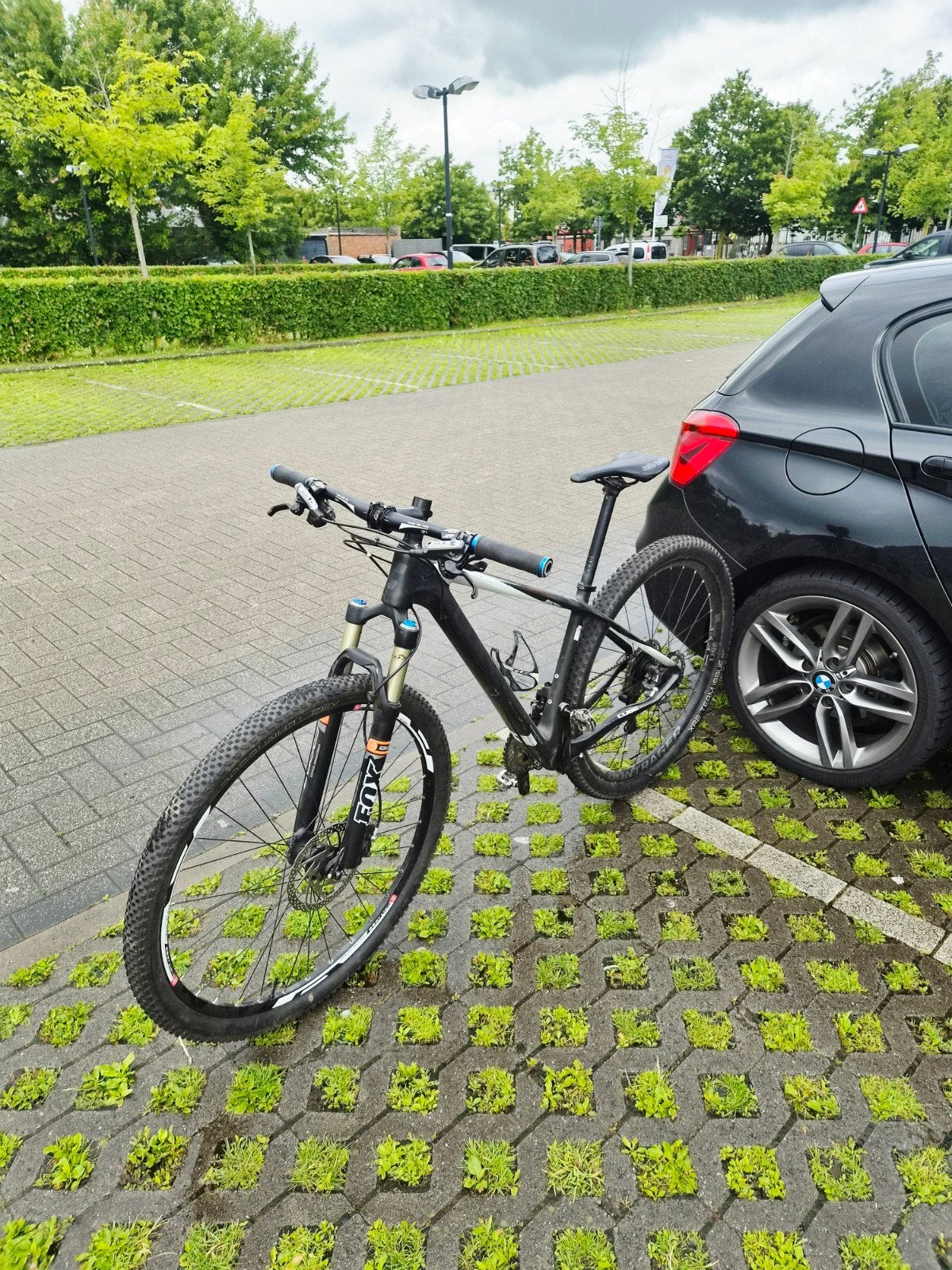 VTT CUBE TAILLE M 29pouces carbone, Enlèvement ou Envoi, Trek