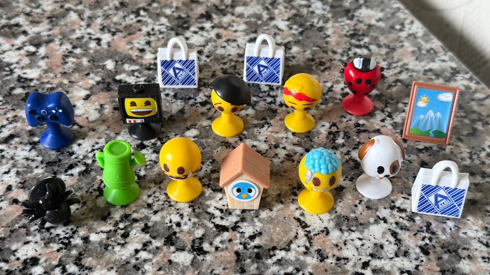 Emojis 2025 à échanger contre 2026., Enlèvement, Comme neuf