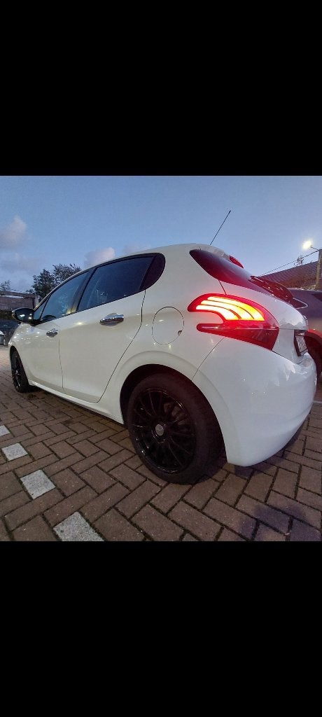 Peugeot 208 - 2018 - EURO 6 B - MOTEUR NEUF, Cuir, Achat, Euro 6, Particulier