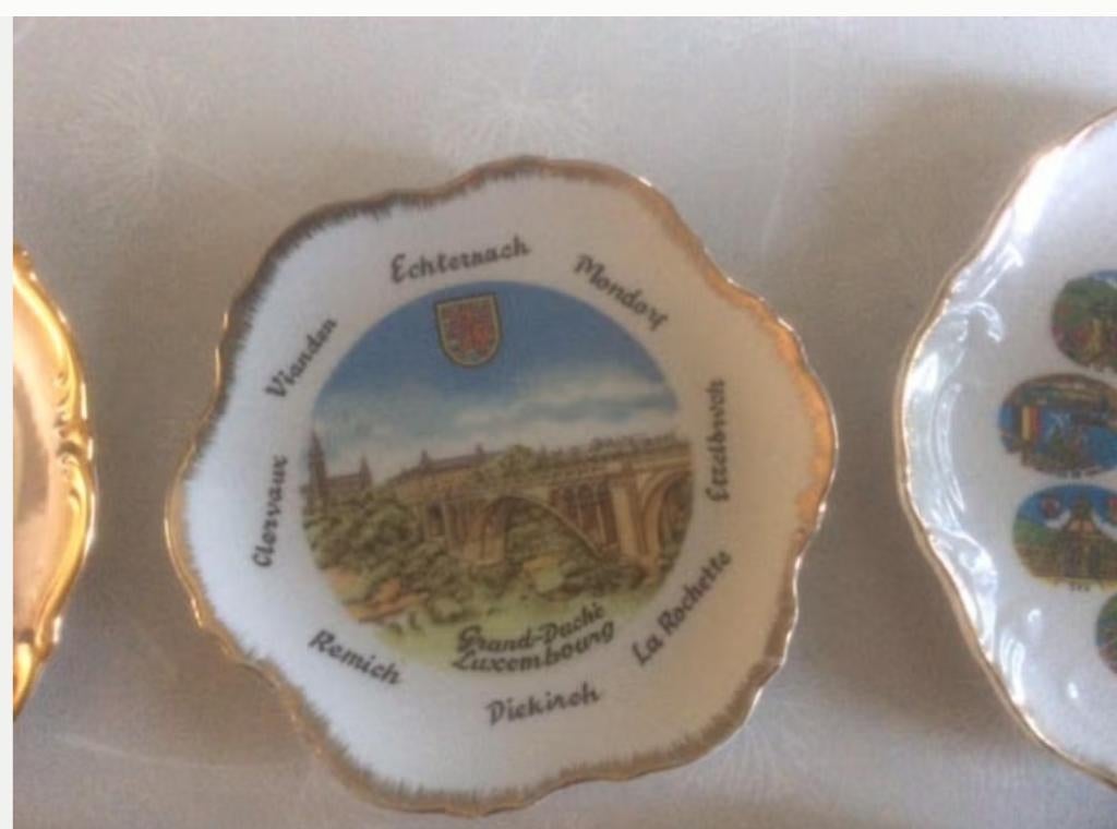 Assiettes souvenirs, Maison & Meubles, Enlèvement ou Envoi, Comme neuf
