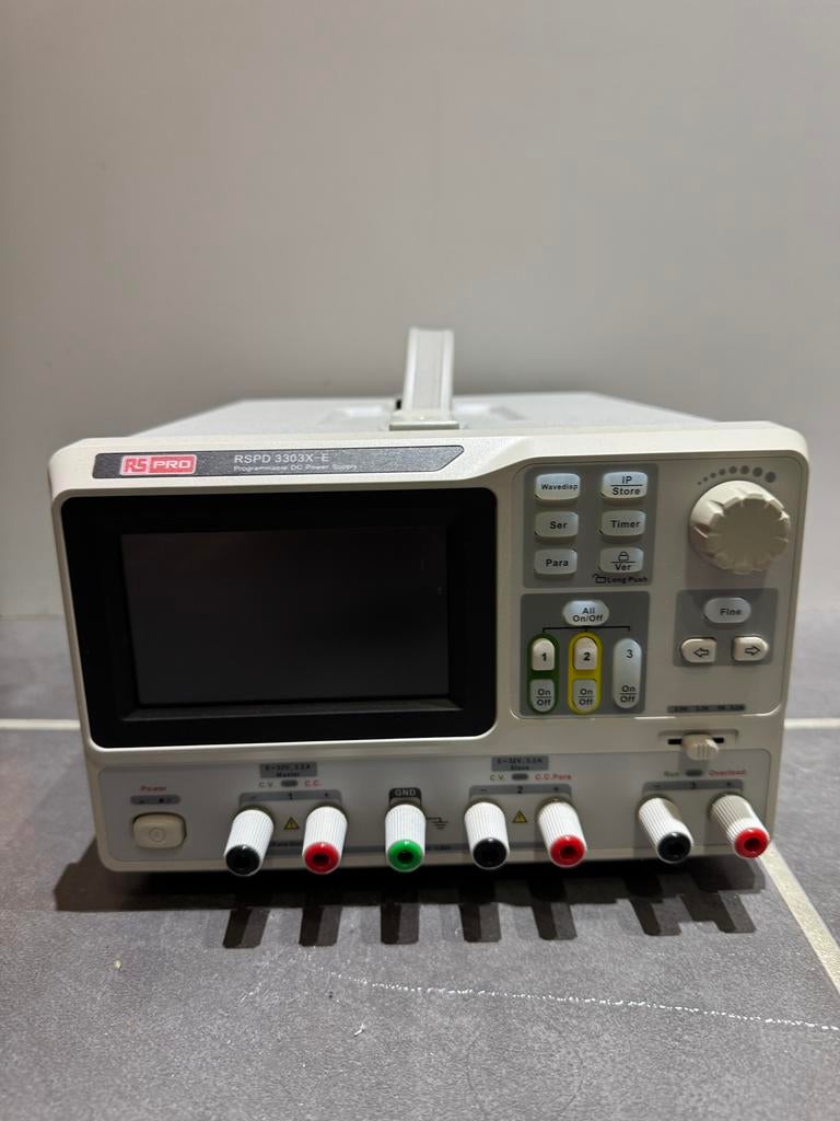 RS PRO RSPD3303X-E labvoeding – 3 outputs – perfecte staat, Doe-het-zelf en Bouw, Ophalen, Zo goed als nieuw