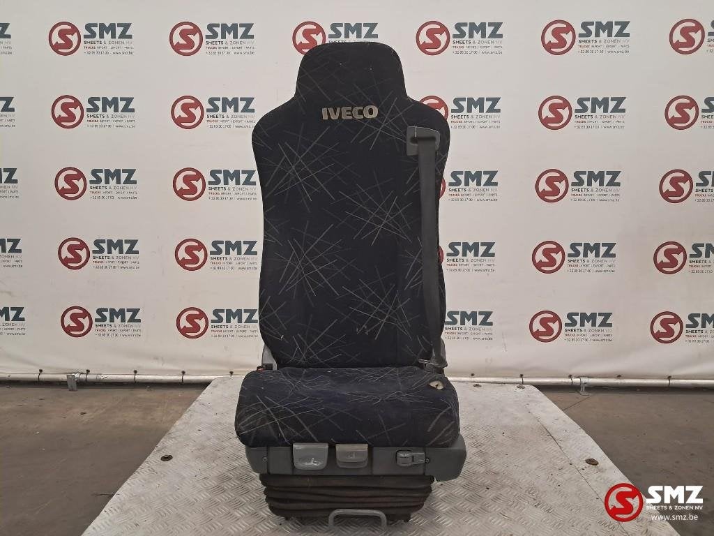 Occ siège conducteur Iveco, Utilisé, Iveco, Intérieur et Revêtement