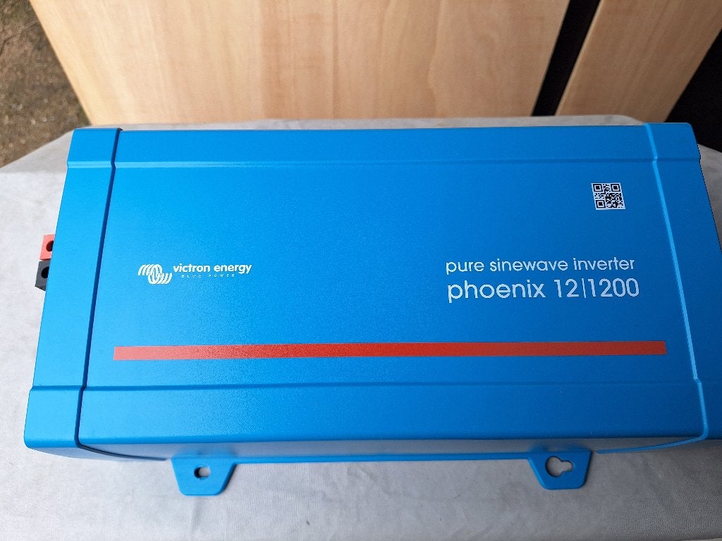 Victron Energy Phoenix 12/1200  en 24V/220VAC omvormer, Caravans en Kamperen, Ophalen of Verzenden, Nieuw