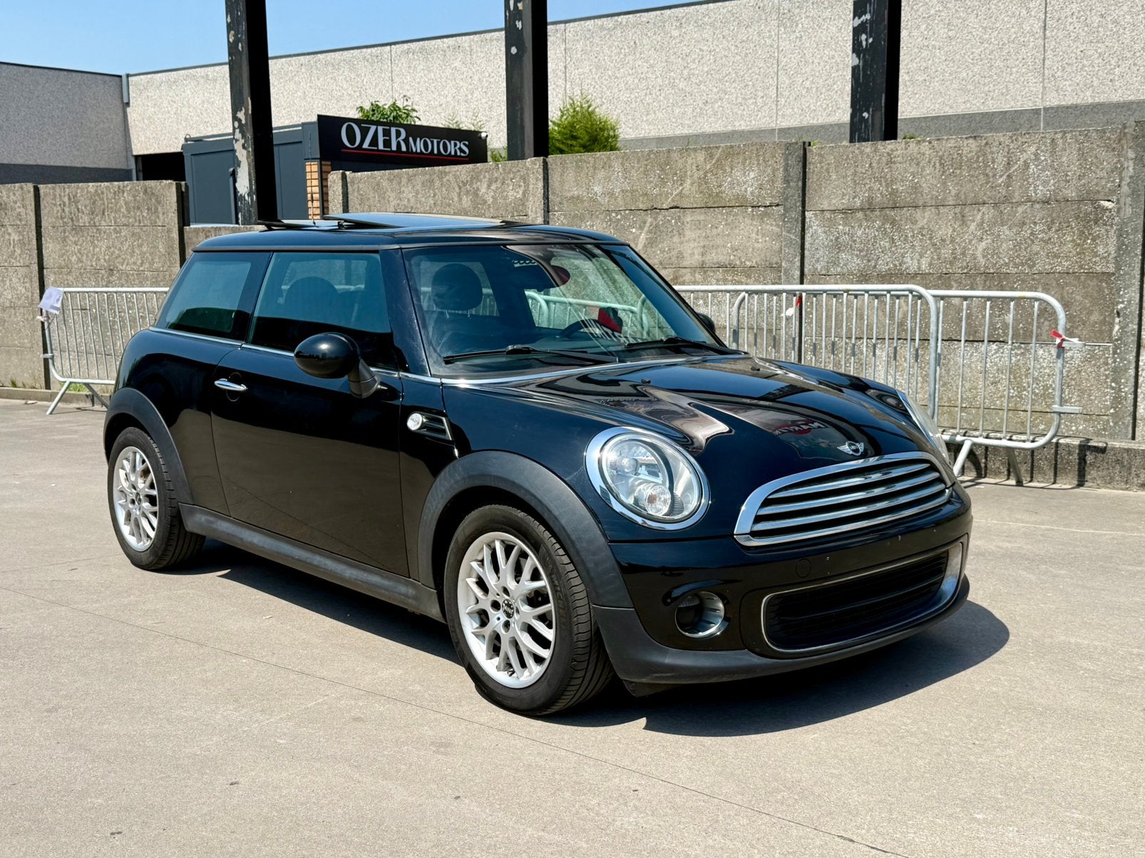 Mini cooper benzine gekeurd voor verkoop 150.000km, Auto's, Mini, Particulier, Cooper, Alarm, Benzine, Onderhoudsboekje, Ophalen
