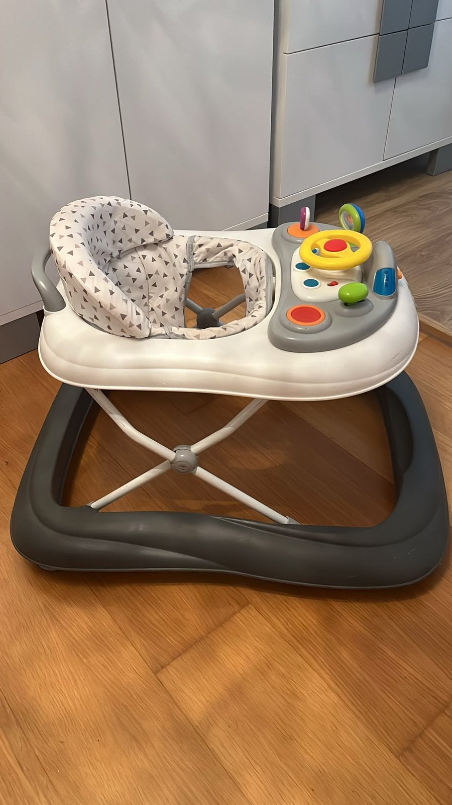 Qute loopstoel, Kinderen en Baby's, Ophalen, Zo goed als nieuw