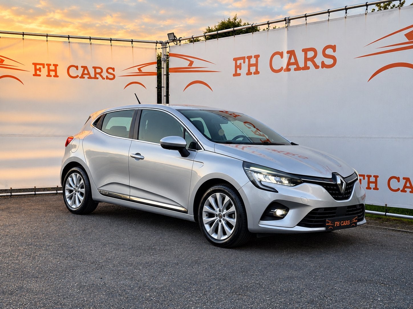 Renault Clio 1.33 TCe 131 PK *BENZINE*AUTOMATIC*2020*FULL OP, Stof, 4 cilinders, 131 kW, 1333 cc