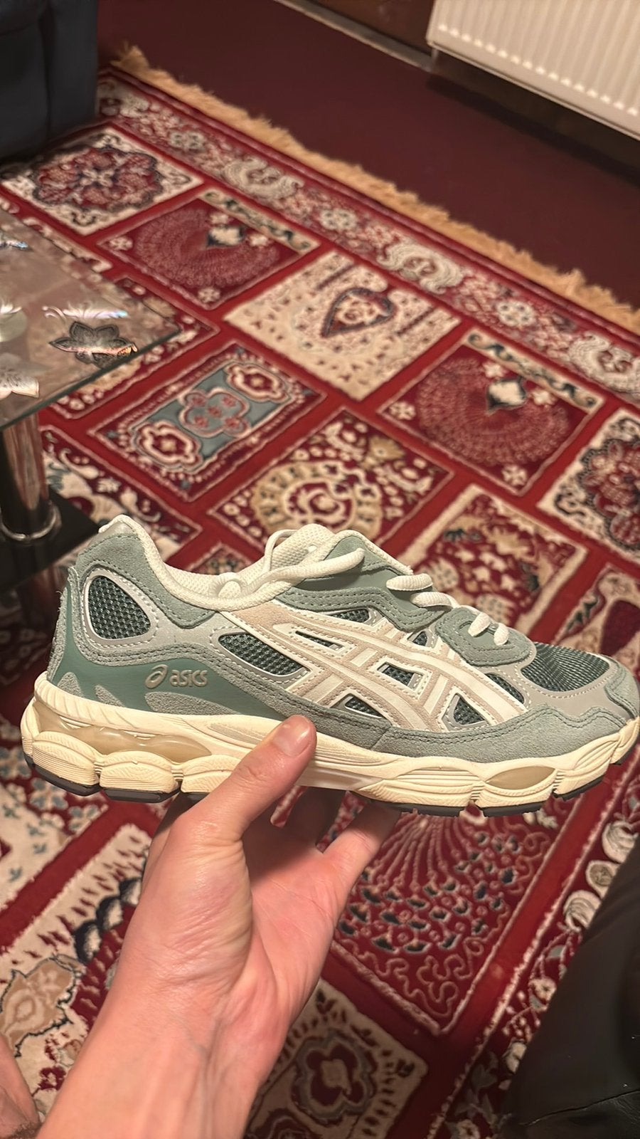 Baskets ASICS vert sauge et crème – taille 42, Enlèvement ou Envoi