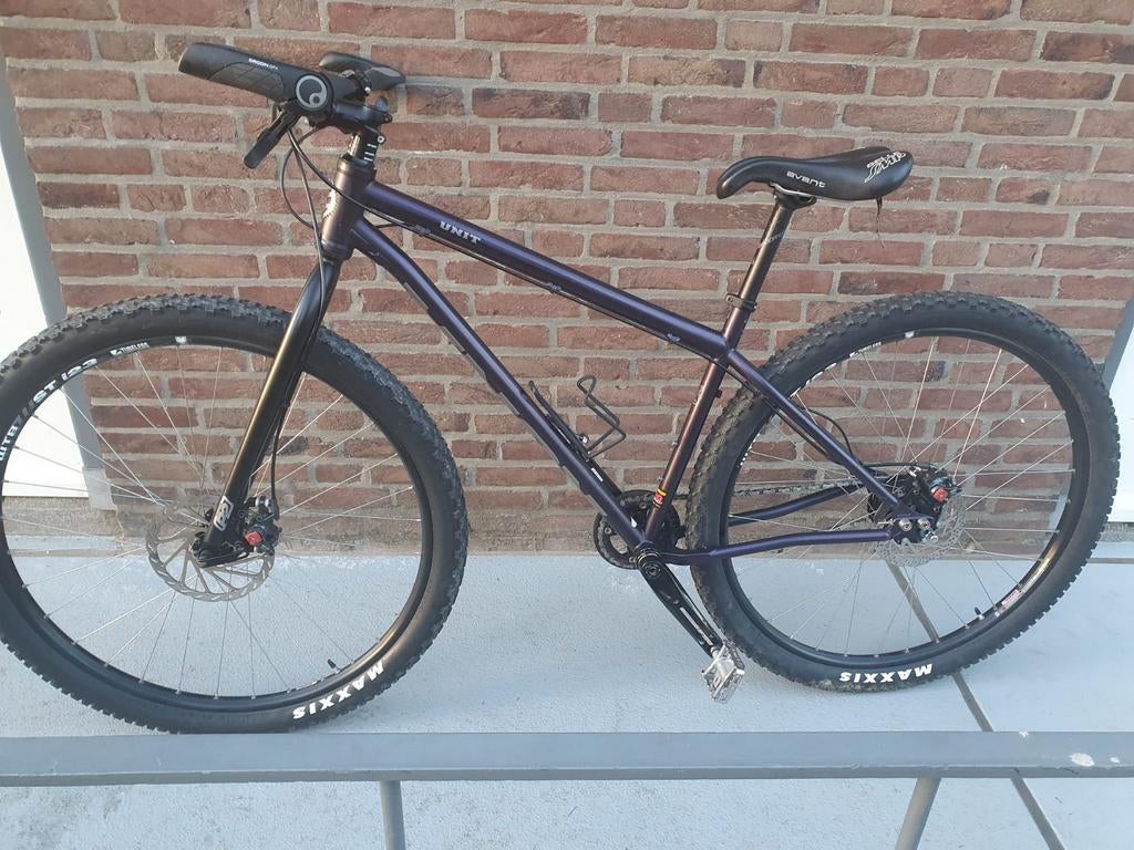 In nieuwstaat kona unit mtb te koop, Fietsen en Brommers, Ophalen