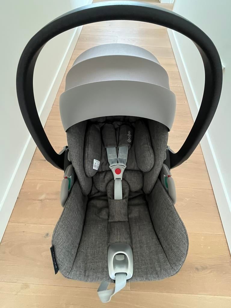 Autostoel en isofix van CYBEX, Kinderen en Baby's, Autostoeltjes, Ophalen, Zo goed als nieuw, Overige merken, Isofix