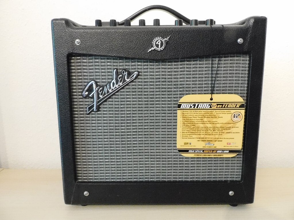 FENDER MUSTANG versterker voor gitaarmodellering., Muziek en Instrumenten, Ophalen, Zo goed als nieuw, Gitaar, Minder dan 50 watt
