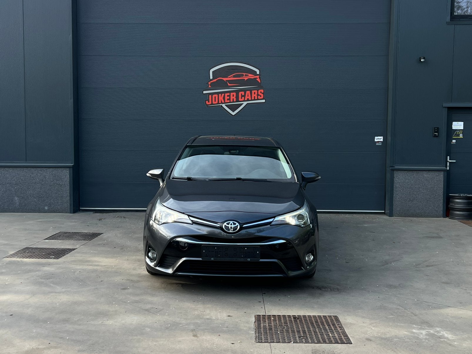 Toyota Avensis SW 1.8i Premium Navi Camera Trekhaak, Dealer onderhouden, Euro 6, 4 cilinders, 108 kW