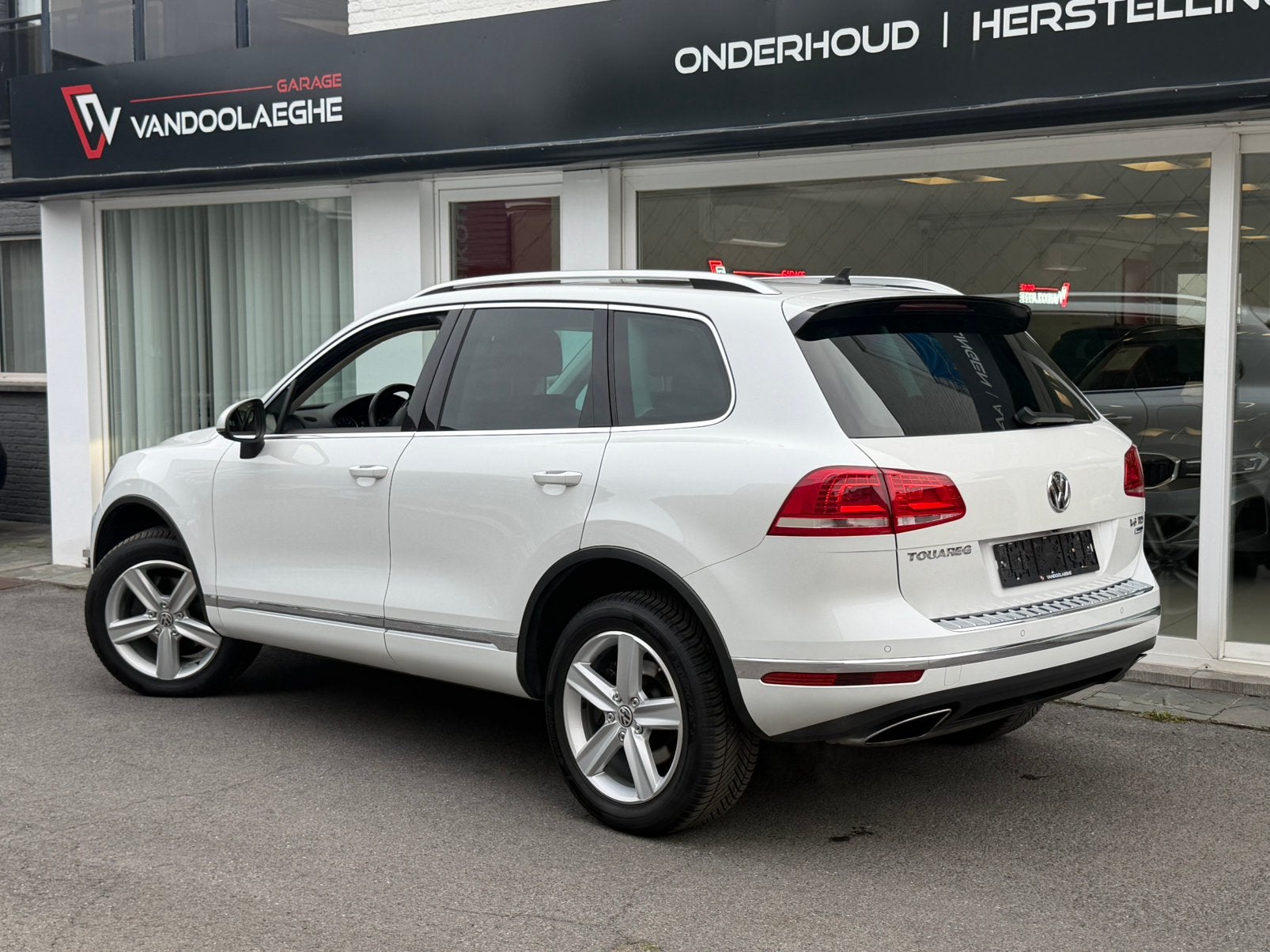 Volkswagen Touareg 3.0 TDi V6 COMPLET ! Cuir - 360 - Pano, Autos, Cuir, Achat, 174 g/km, Euro 6