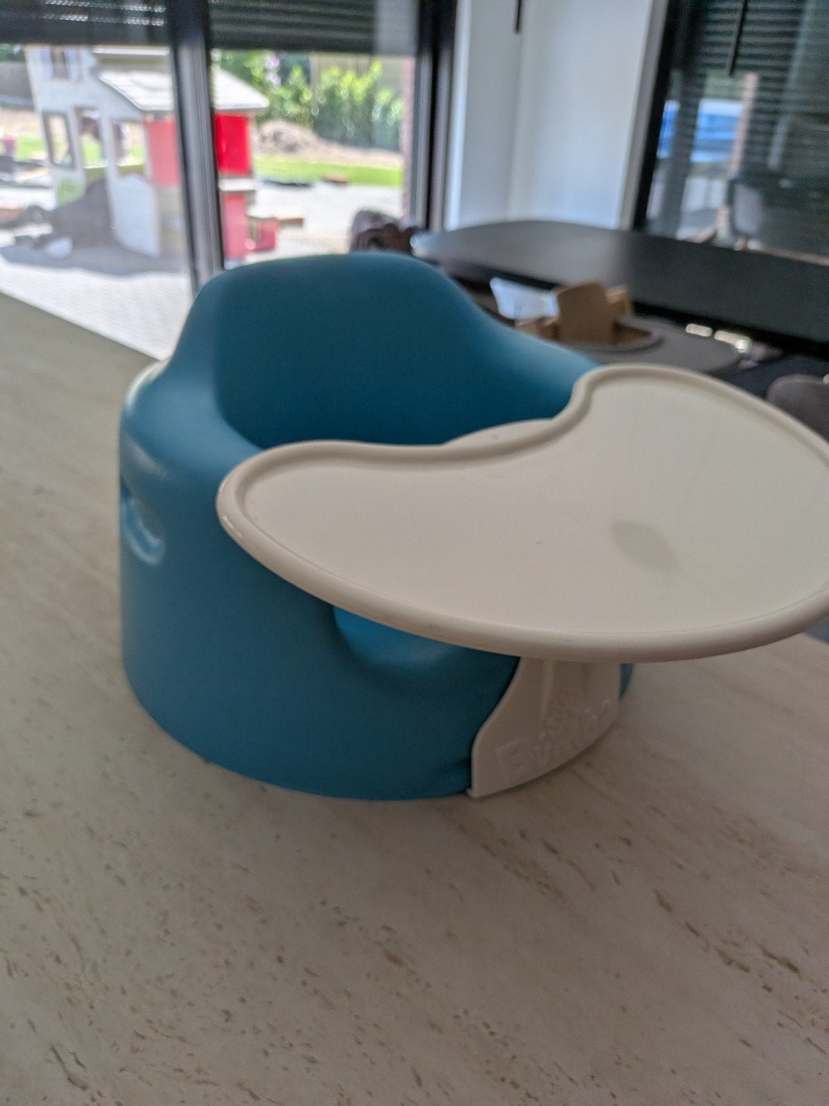 Bumbo seat, Enlèvement