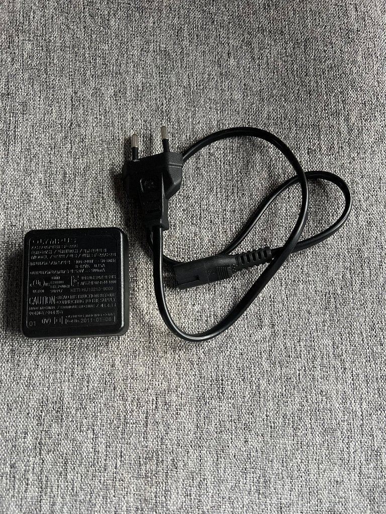 Chargeur Olympus F-2AC adaptateur secteur USB appareil photo, Envoi, Utilisé