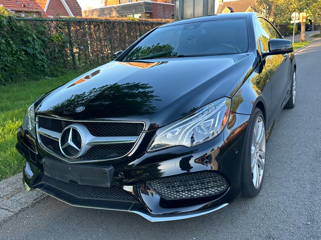 Mercedes Benz E 220 Cupe, Auto's, Mercedes-Benz, Euro 5, Achterwielaandrijving, Zwart, Zwart