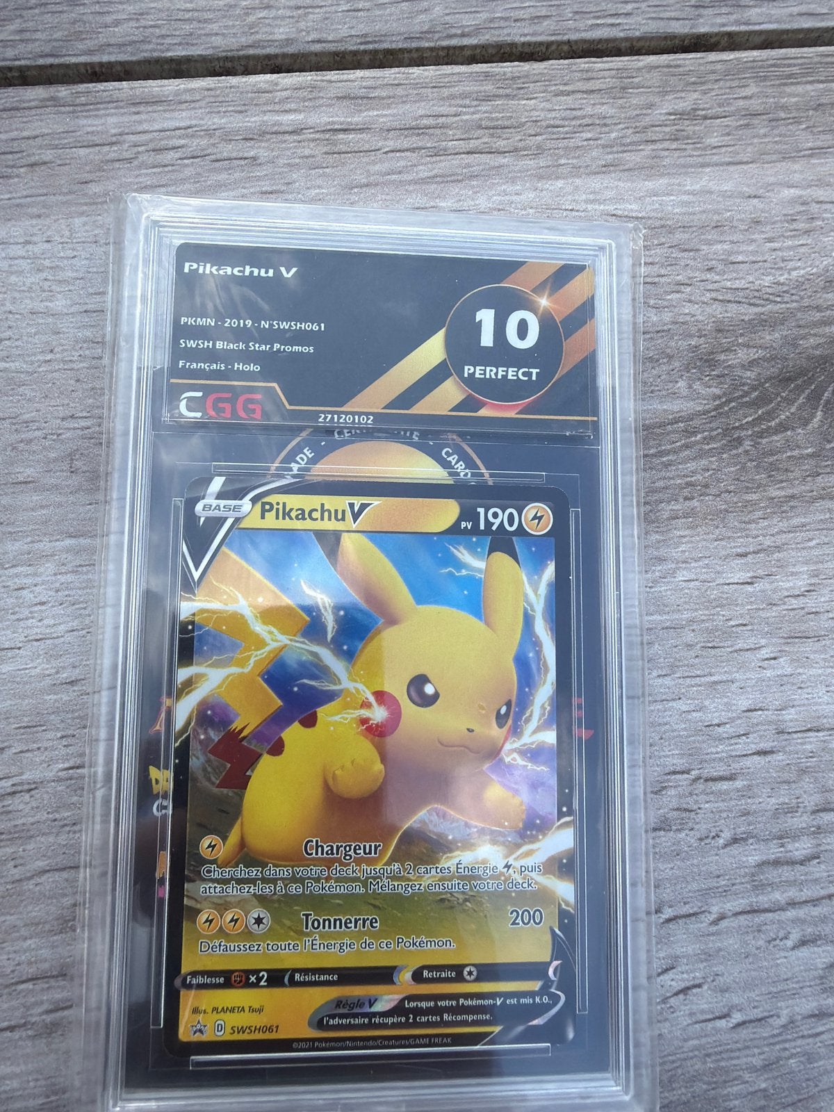 Pikachu V Promo swsh061 FR klasse 10 perfecte CGG, Hobby en Vrije tijd, Verzamelkaartspellen | Pokémon, Ophalen of Verzenden, Zo goed als nieuw
