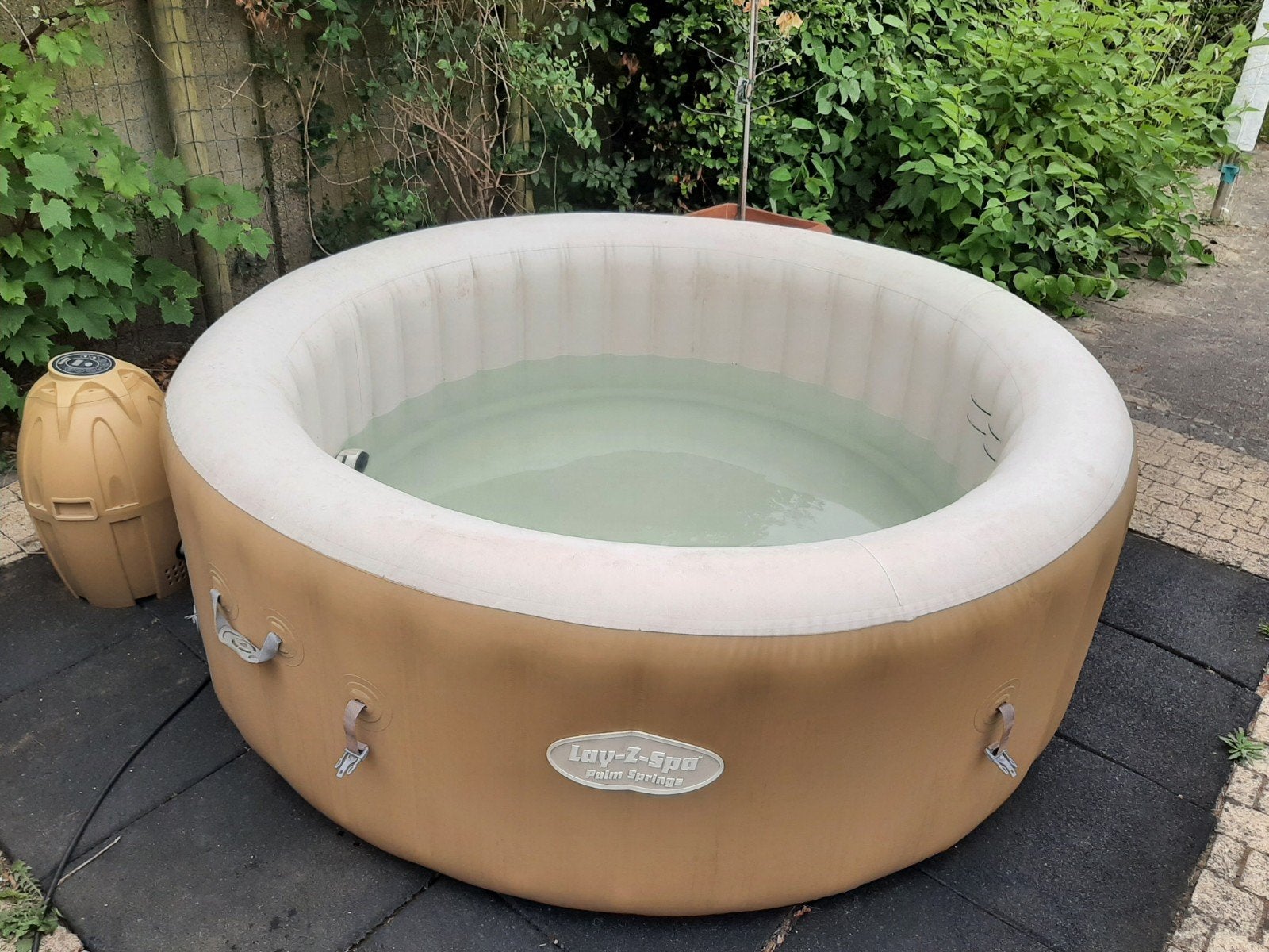 te koop: Jacuzzi/Spa Bestway 6 pers., Ophalen, Gebruikt, Afdekzeil, Opblaasbaar