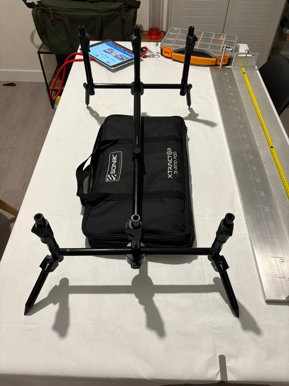 Sonik 3 rod pod, Sports nautiques & Bateaux, Pêche à la ligne | Carpes, Enlèvement ou Envoi, Comme neuf
