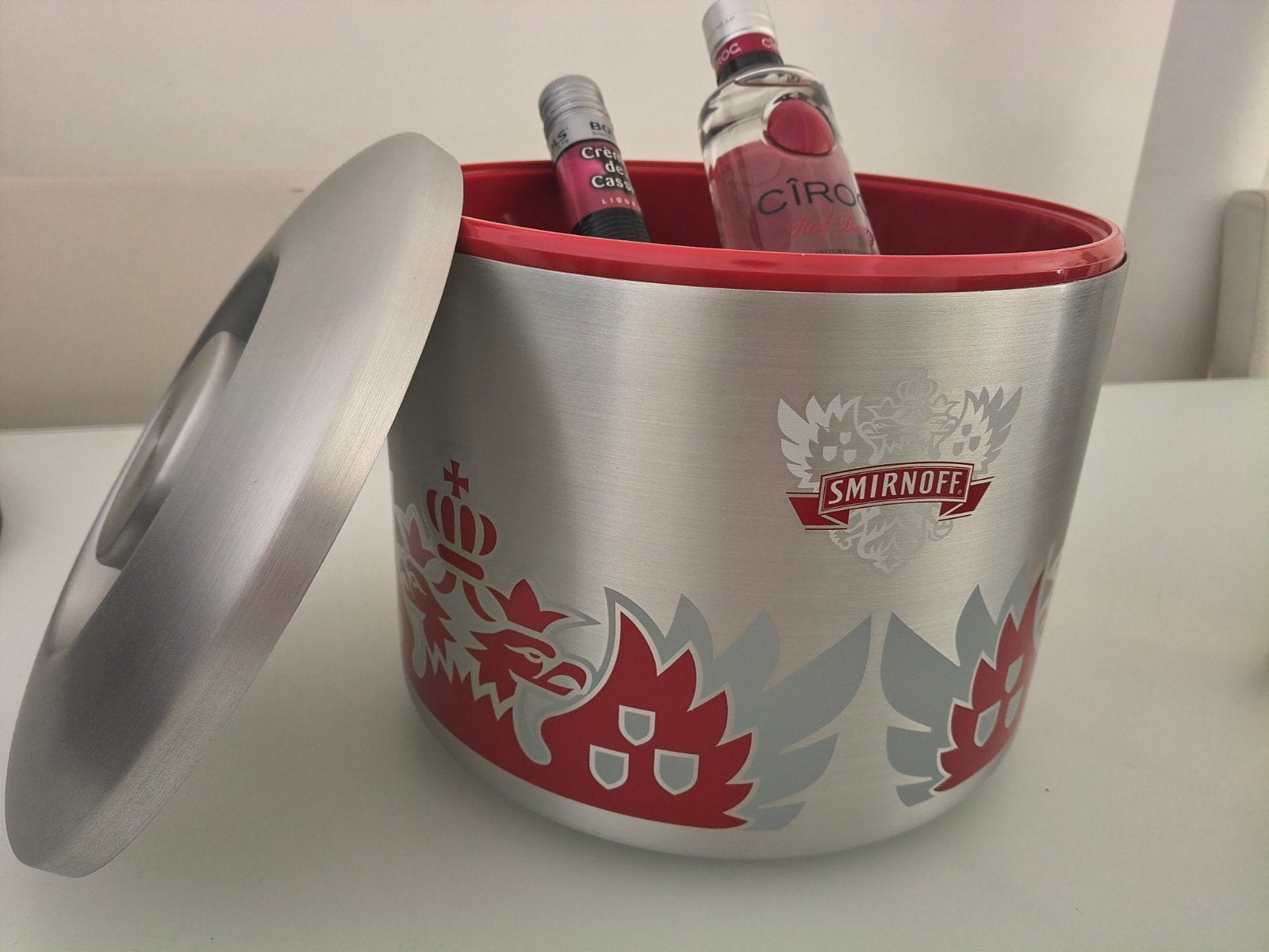 Nieuw in doos: ijsemmer Smirnoff verzamelobject uit 2011, Ophalen of Verzenden