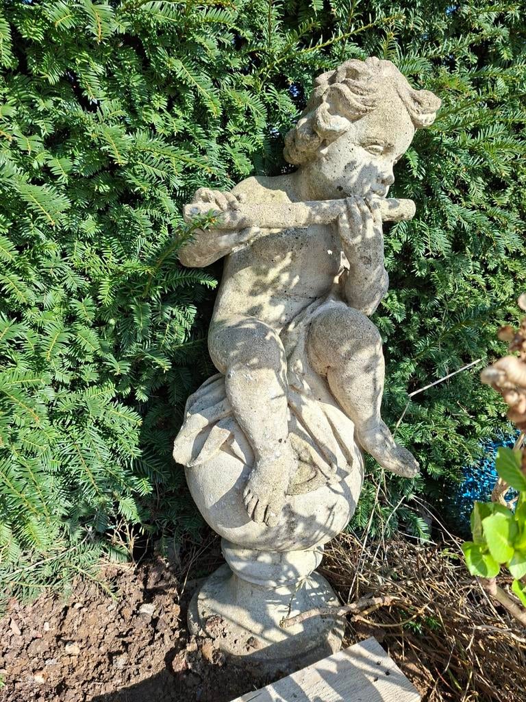 Chérubin flûte, en pierre, Enlèvement, Pierre