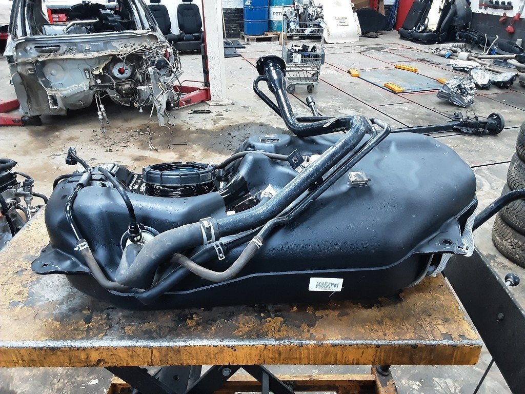 BRANDSTOFTANK Suzuki Swift (ZC / ZD) (01-2017/-), Suzuki-Allee 7
64625  Bensheim, DE, Gebruikt, Suzuki Deutschland GmbH, Kontakt@suzuki.de